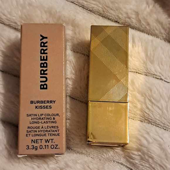 Burberry Other - Burberry Kisses Satin Lip Colour - Russet 93